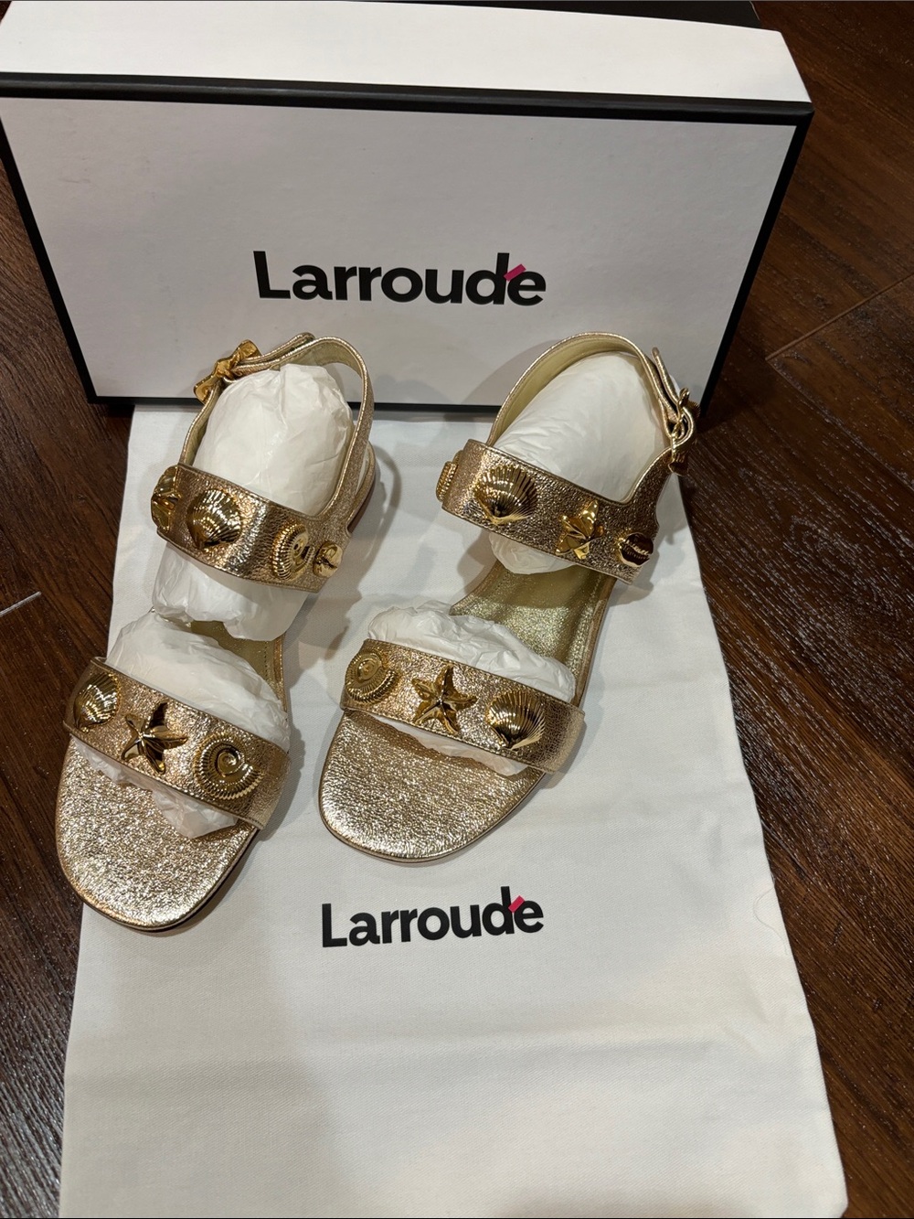 LARROUDE MADISON FLAT Sparkle Metallic Platina Sandals size 7.5 NEW